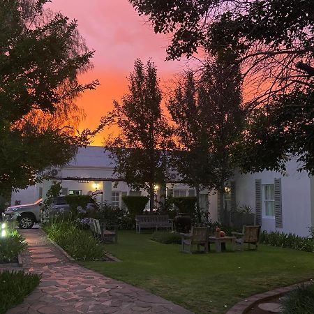 Cape Karoo Guesthouse Beaufort West Bagian luar foto