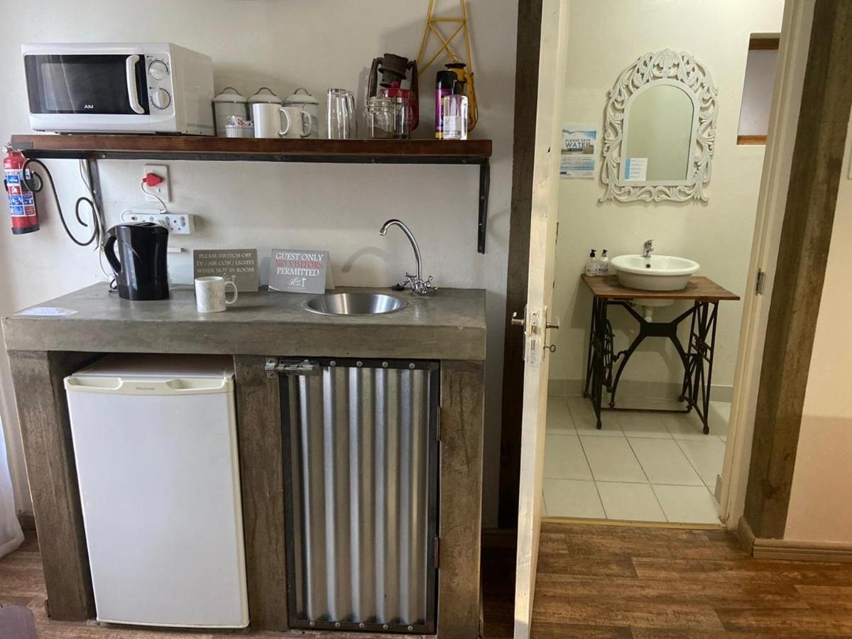 Cape Karoo Guesthouse Beaufort West Bagian luar foto