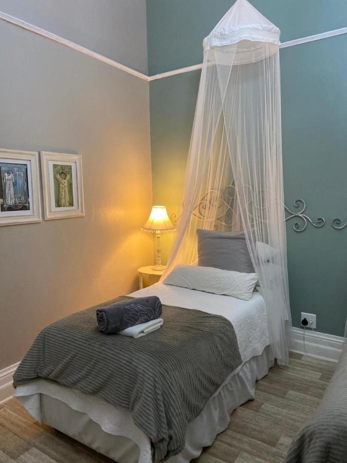 Cape Karoo Guesthouse Beaufort West Bagian luar foto