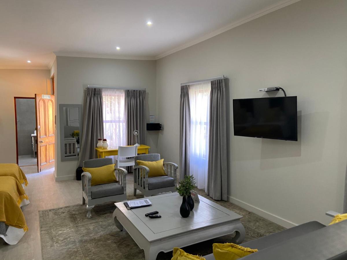 Cape Karoo Guesthouse Beaufort West Bagian luar foto