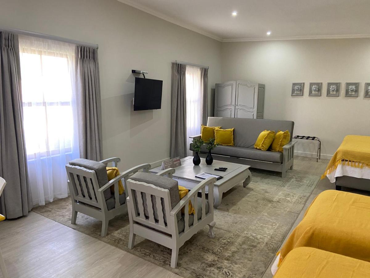 Cape Karoo Guesthouse Beaufort West Bagian luar foto