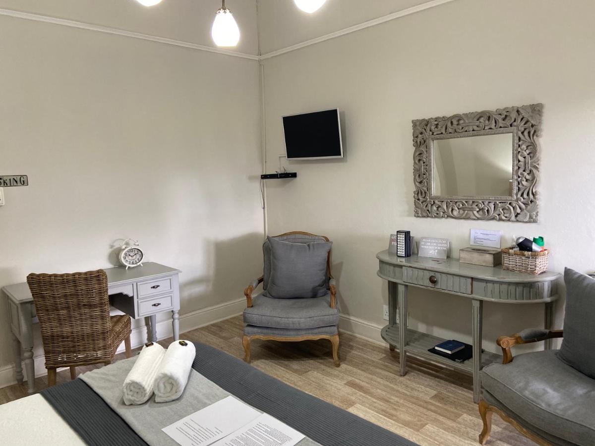 Cape Karoo Guesthouse Beaufort West Bagian luar foto