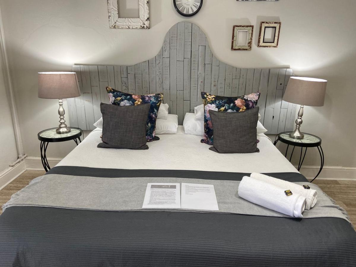 Cape Karoo Guesthouse Beaufort West Bagian luar foto